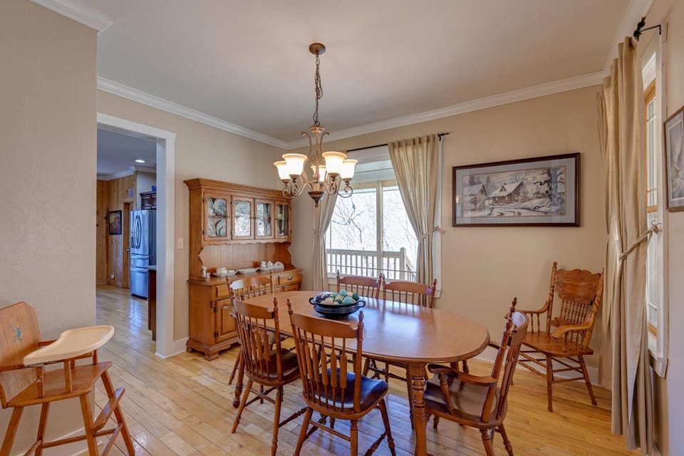 Beautiful Bryson City Home w/ Hot Tub & Mtn Views! House in Swain County