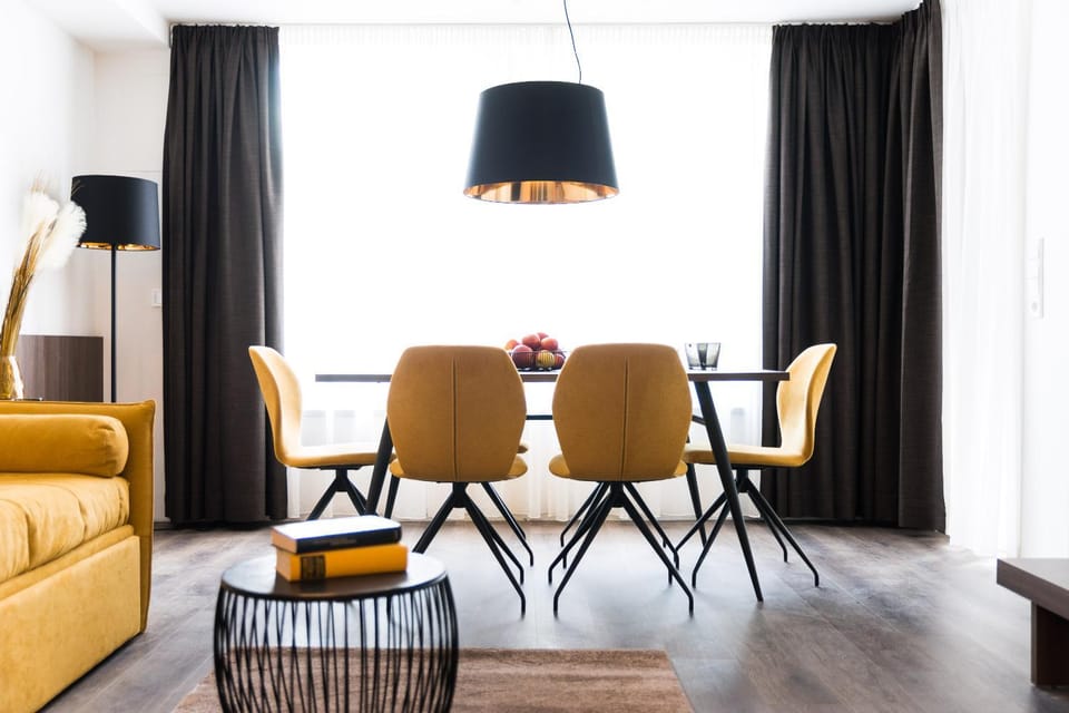 Living room, Seating area, Dining area