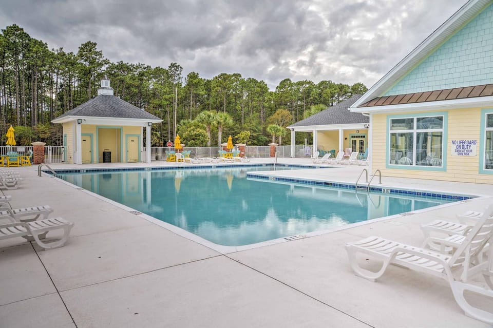 Tupelo Bay Golf Resort Condo - 1 Mile to Beach! House in Garden City