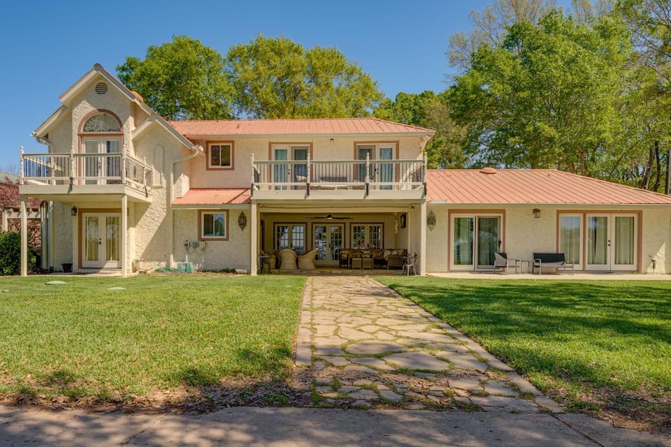 Modern Lake Conroe House w/ Lakefront Park & Deck! House in Lake Conroe