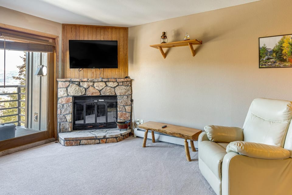 Relax in our hot tub after world class skiing House in Wildernest