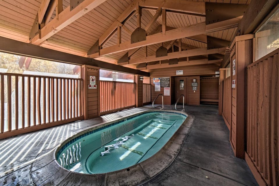 The Mammoth Lodge by Hiking, Lakes, Skiing & More! House in Mammoth Lakes