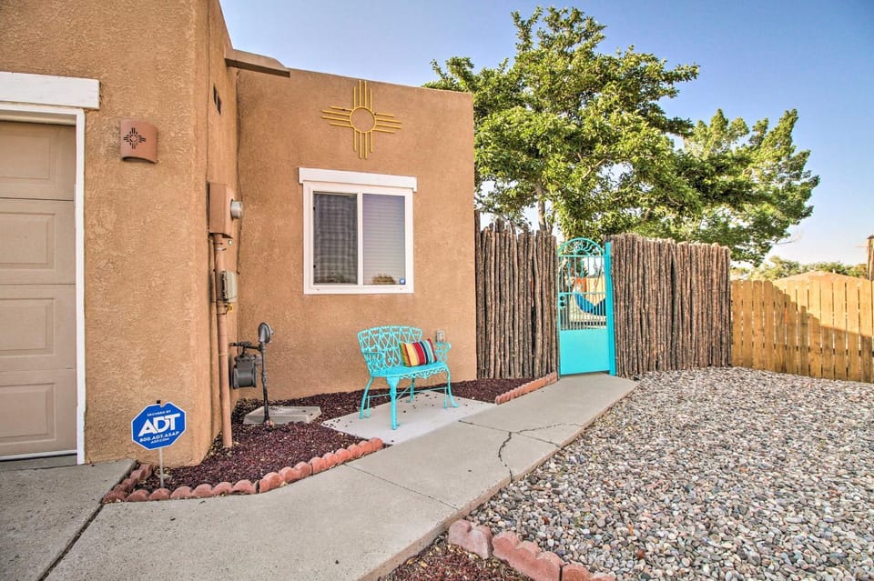 Mountain-View Albuquerque Townhome w/ Patio! House in Albuquerque