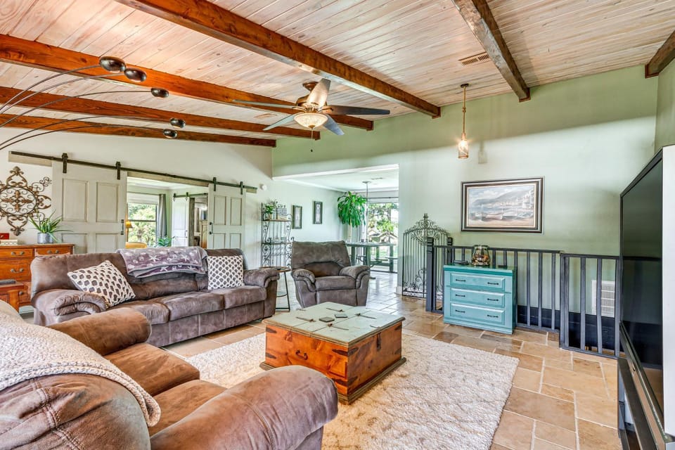 Waterfront Florida Vacation Rental w/ Boat Dock House in Alabama