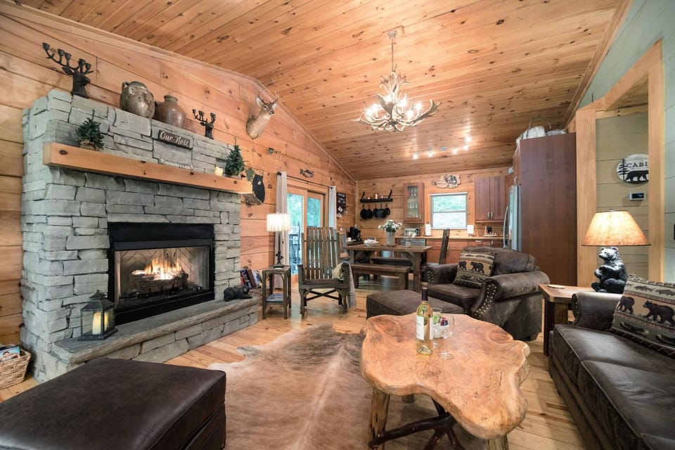 Blue Ridge Cabin Getaway | Cashiers & Highlands Cabin in Tennessee