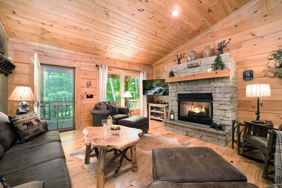 Blue Ridge Cabin Getaway | Cashiers & Highlands Cabin in Tennessee