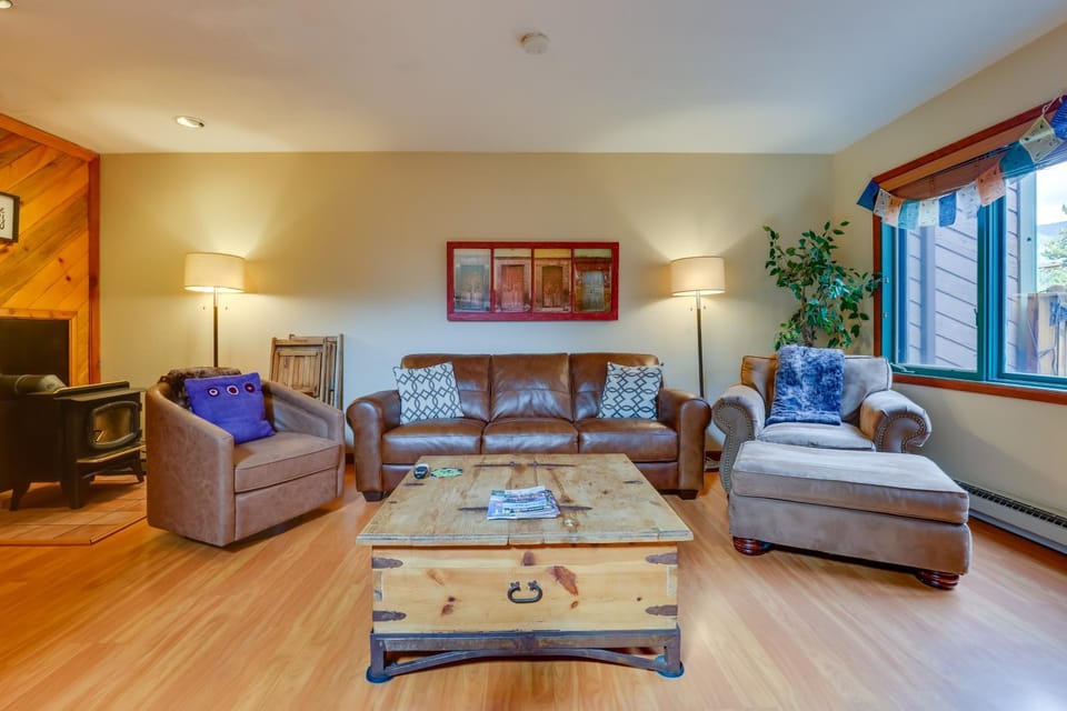 2 Mi to Frisco Ski Hill: Mountain Home w/ Hot Tub! House in Frisco