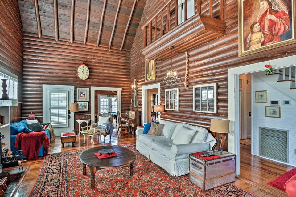 Lakefront Florida Retreat - Pool Table & Boat Dock House in Lake Placid