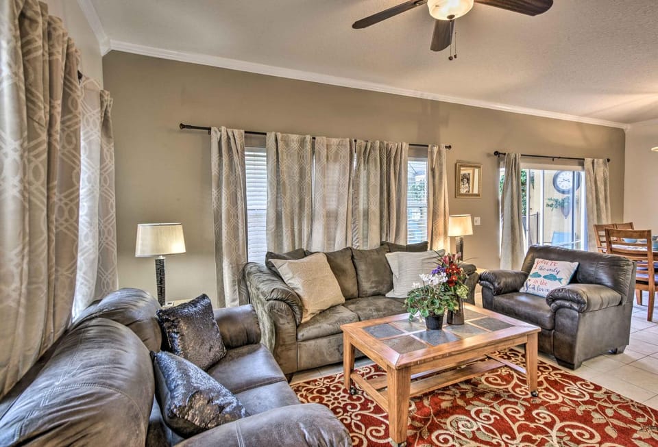4 Mi to Animal Kingdom: Gem w/ Pool in Kissimmee House in Four Corners