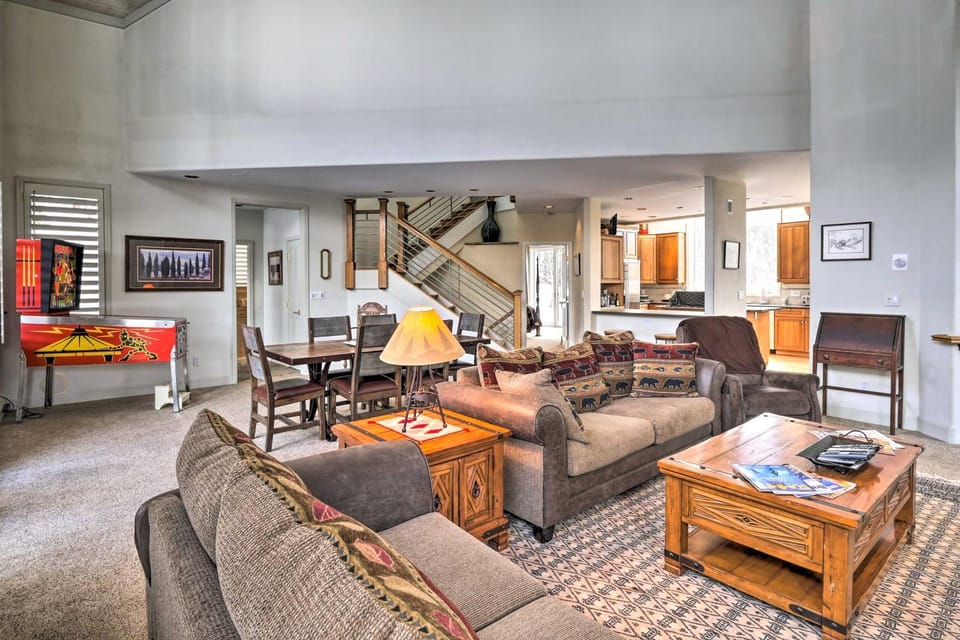4 Mi to Skiing: Breckenridge Mountain Retreat! House in Breckenridge