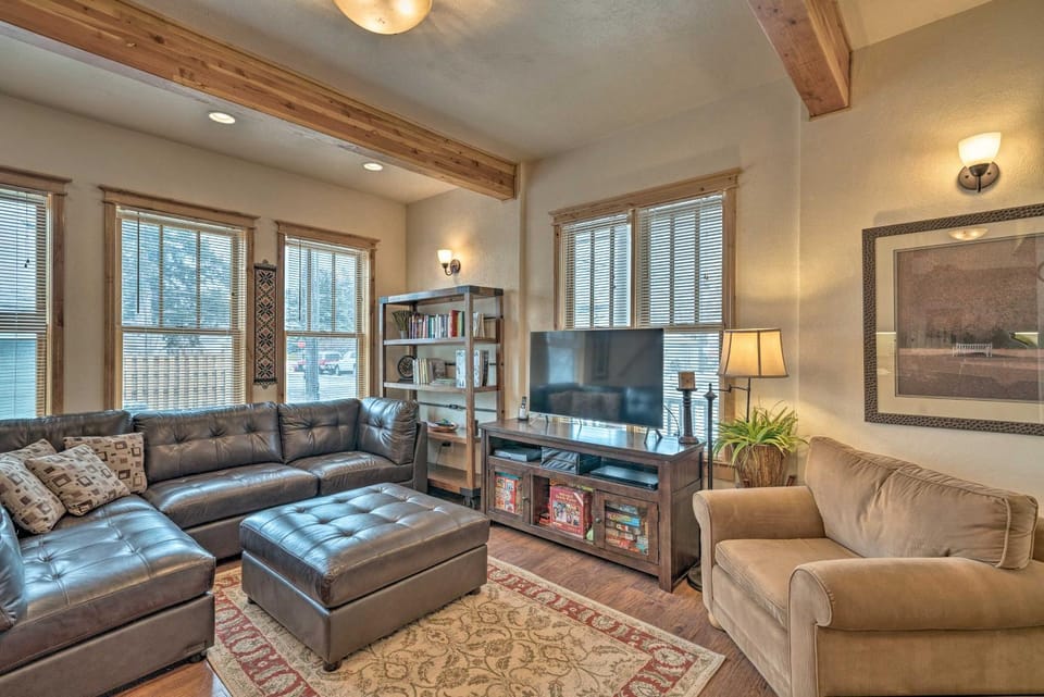 Updated Townhome with Hot Tub - Walk to Downtown! House in Red Lodge