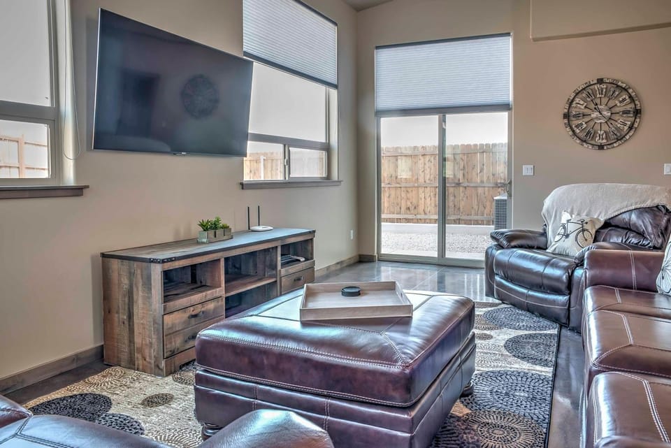 Upscale Moab Home w/ Red Rock Views & Hot Tub House in Utah