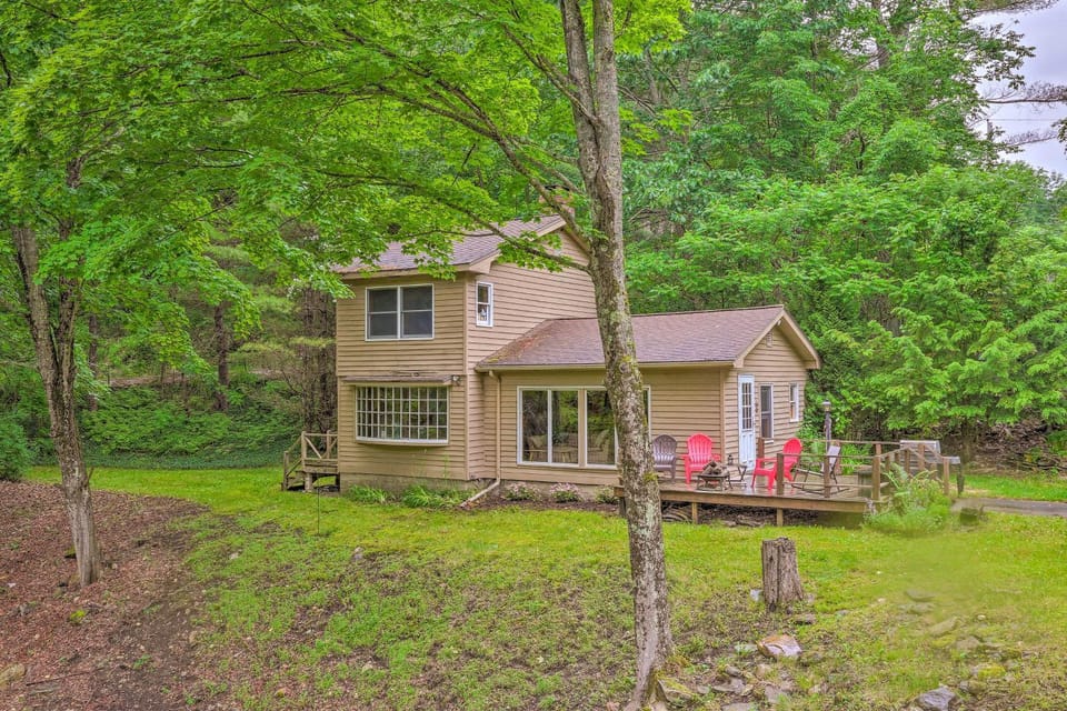 Berkshire Riverfront Ski Cabin: Close to Hiking! Cabin in New Marlborough