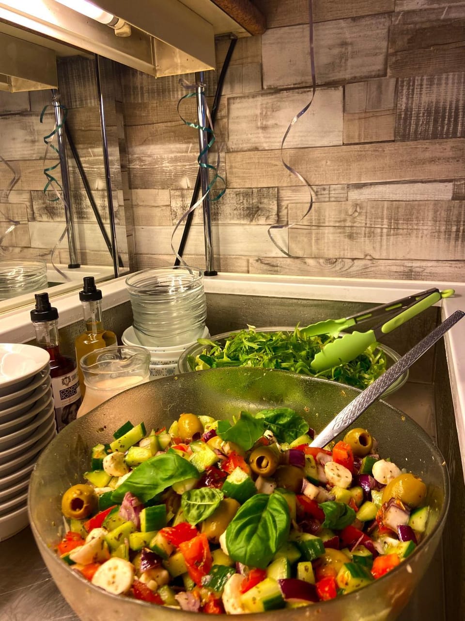 Kitchen or kitchenette, Food and drinks, Food, Buffet breakfast