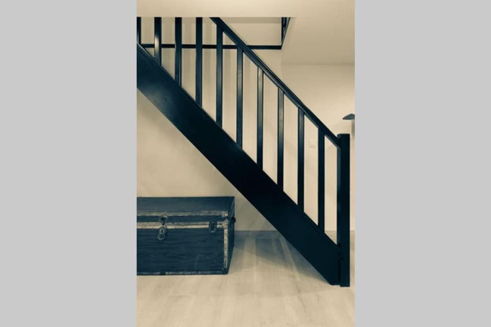 PENTHOUSE Loft 5MIN PALAIS DES FESTIVALS AND BEACH terrace view on castle Apartment in Cannes