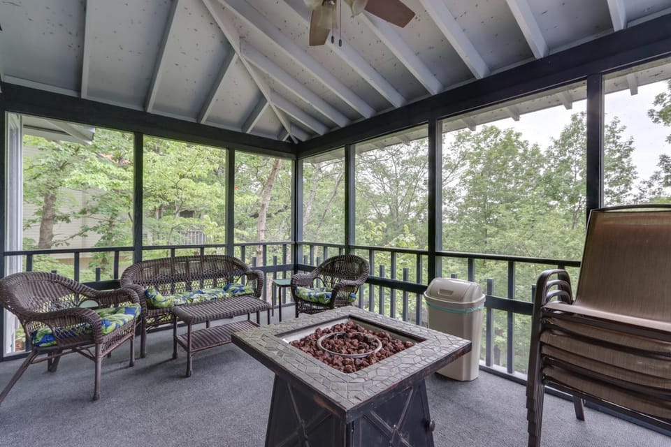 Hot Tub and Fire Pit Margaritaville Resort Home! House in Lake of the Ozarks