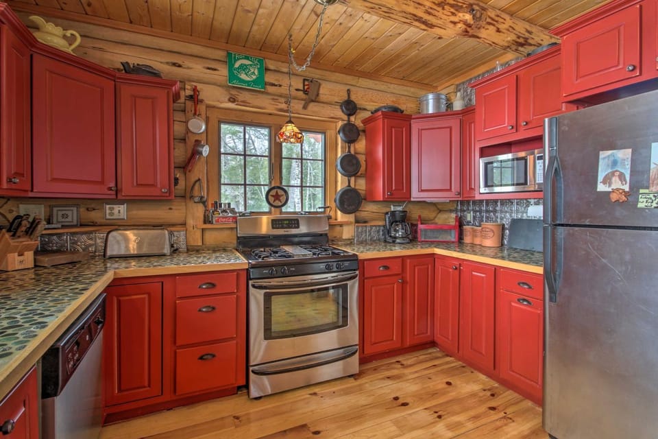 Waterfront Conway Vacation Rental w/ Deck! House in Conway