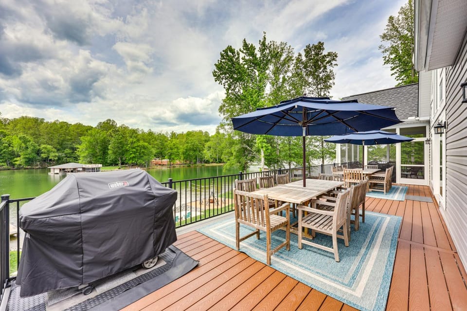 Waterfront Lake Anna Home w/ Dock, Beach & Kayaks! House in Lake Anna