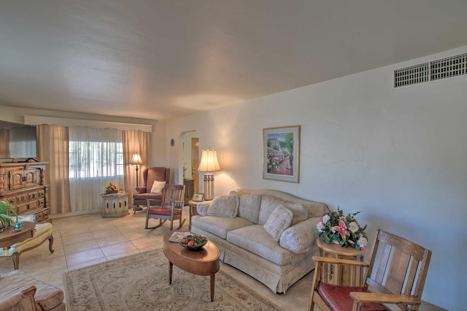 1 Mi to Golf & Shopping: Phoenix Home w/ Yard House in Phoenix