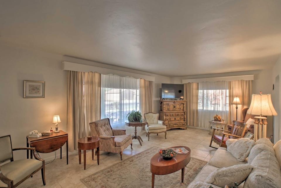 1 Mi to Golf & Shopping: Phoenix Home w/ Yard House in Phoenix