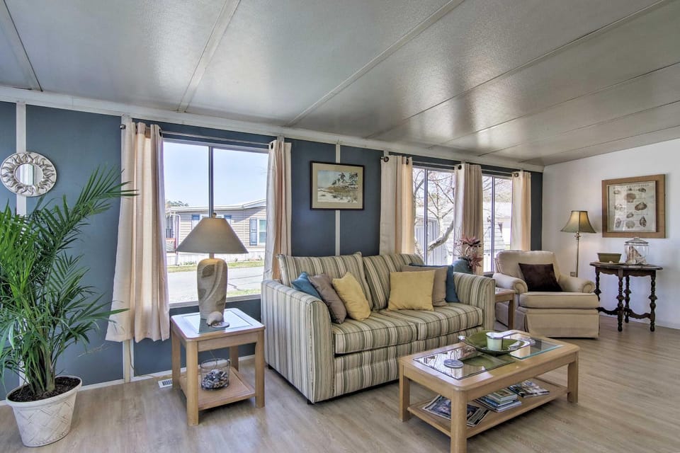 Dog Friendly! Ocean Pines 'Crabby Cottage' House in Ocean Pines