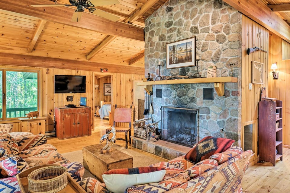 Rustic Cozy Cabin on Island Lake w/ Fire Pit, Dock Cabin in Minnesota