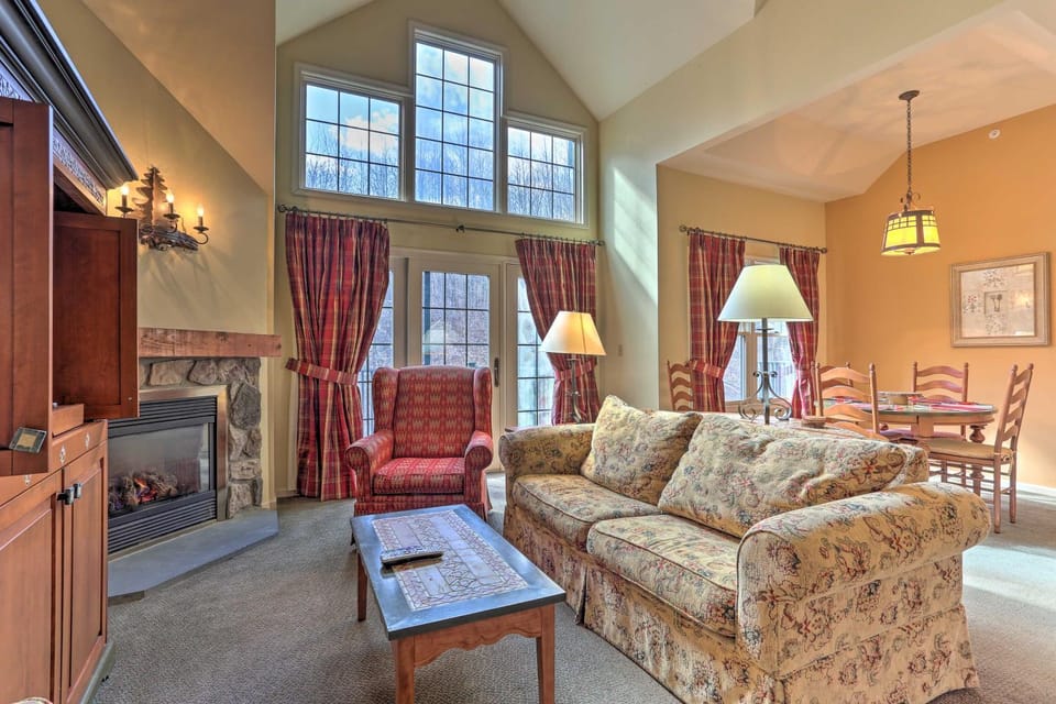 Mountain Creek Resort Home - Hot Tub & Pool Access House in Vernon Township
