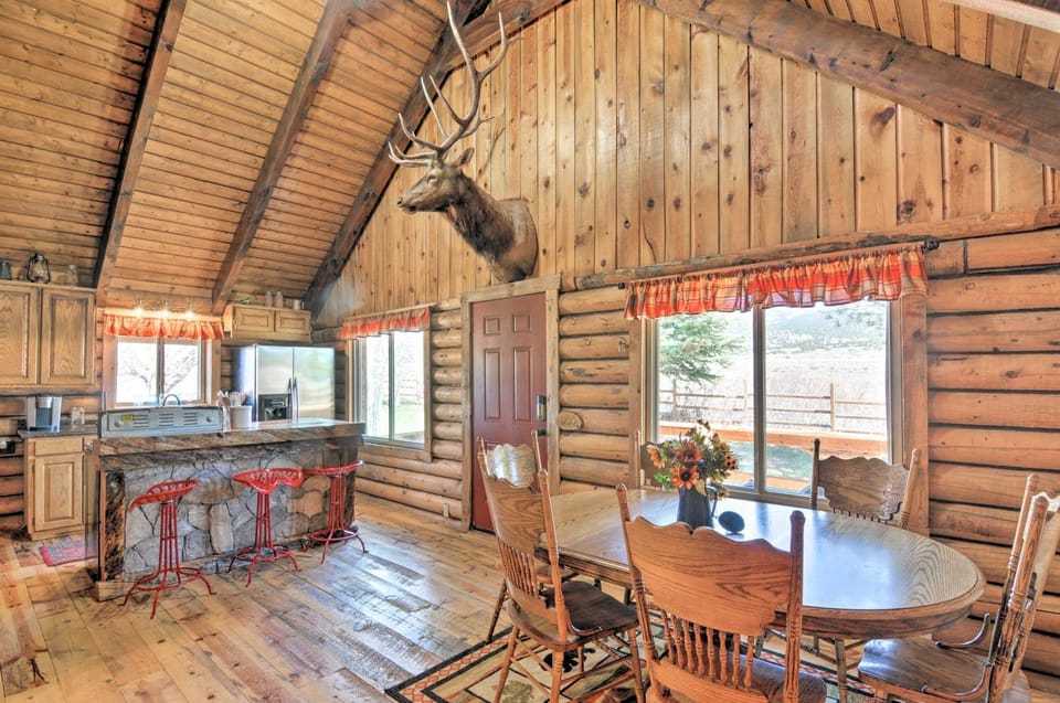 Rustic Cabin 20 Mins to Capitol Reef Nat'l Park! Cabin in Capitol Reef