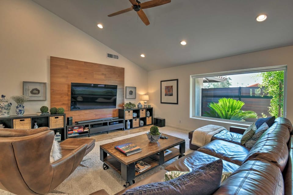 Scottsdale Oasis w/ Outdoor Bar & Pool! House in Buenavante