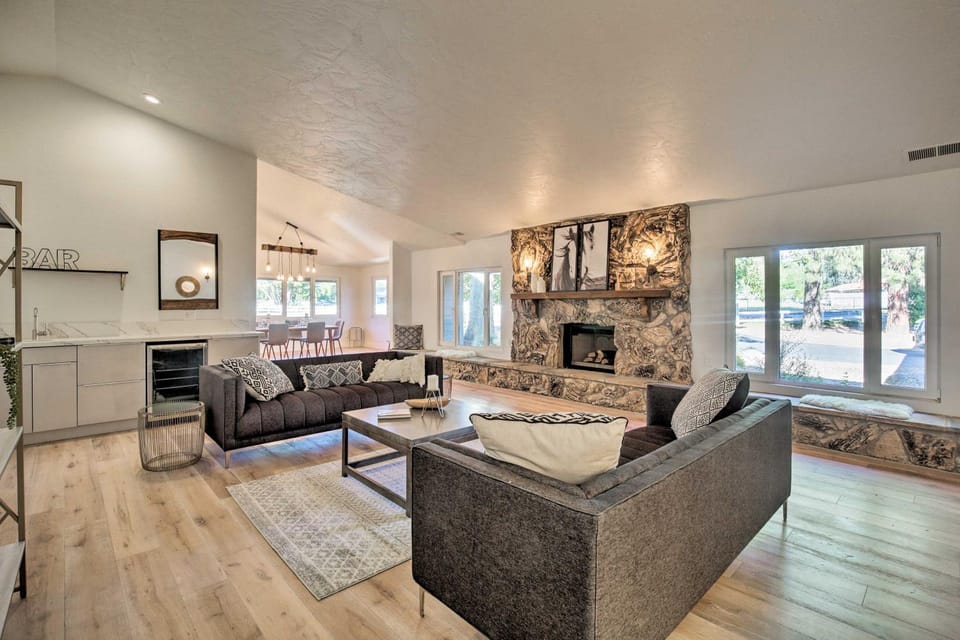 Family Retreat - Private Tennis Court & Game Room House in Southern California