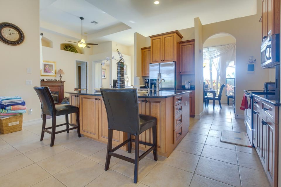 Upscale Marco Island Villa w/ Outdoor Bar + Pool! Villa in Marco Island
