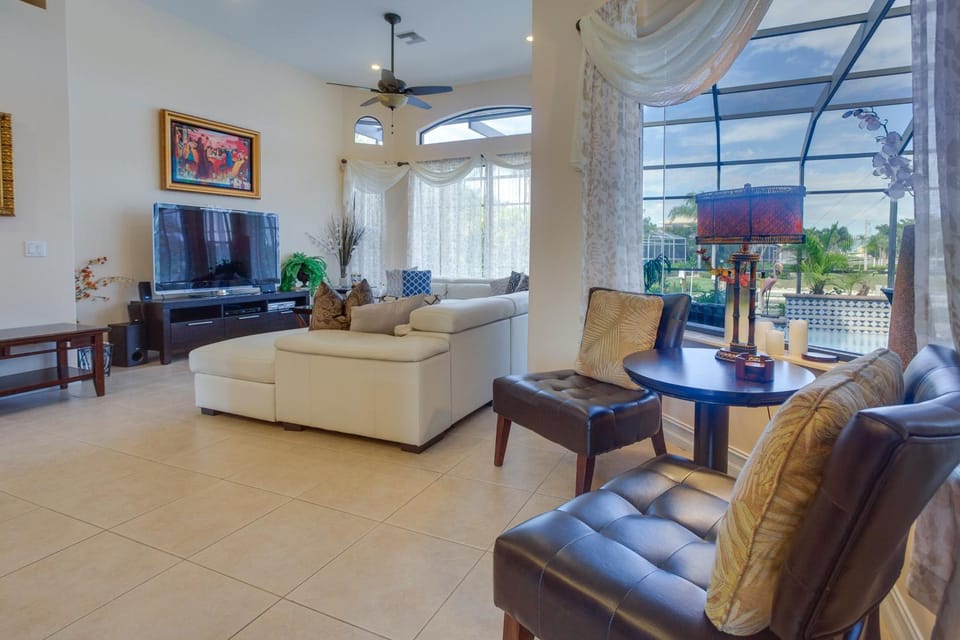 Upscale Marco Island Villa w/ Outdoor Bar + Pool! Villa in Marco Island