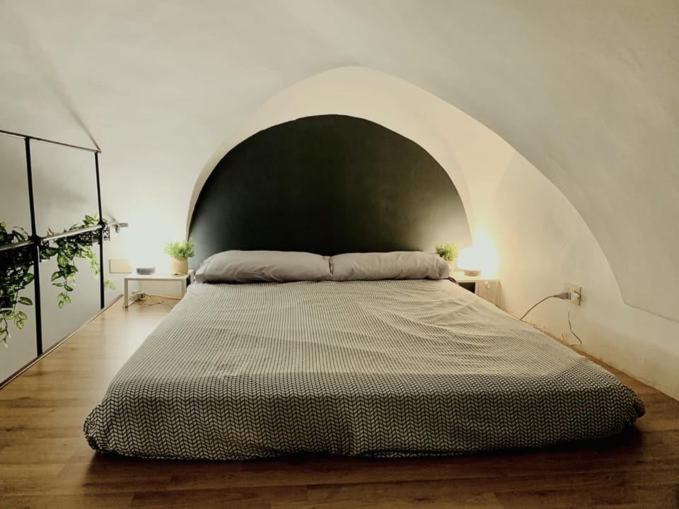 Property building, Bed, Photo of the whole room, Bedroom