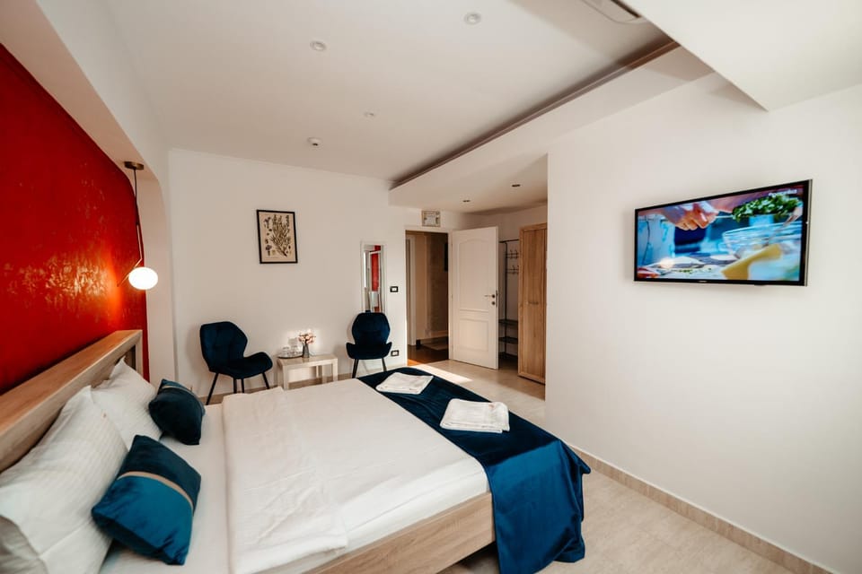 Bed, TV and multimedia, towels, wardrobe, air conditioner