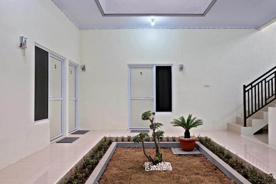 Garden, Floor plan