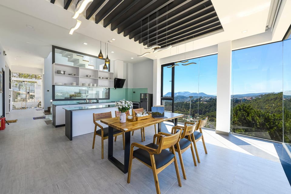 Dining area, Communal kitchen
