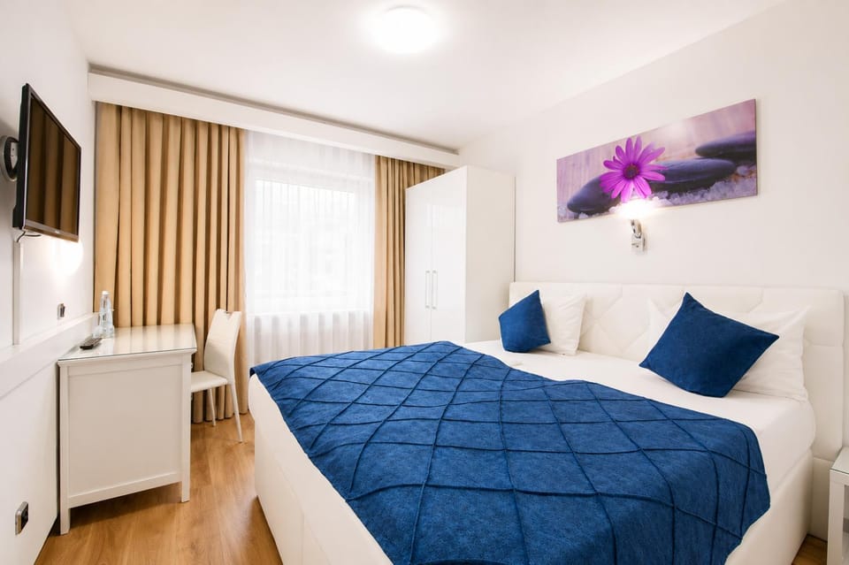 Living room, Bedroom