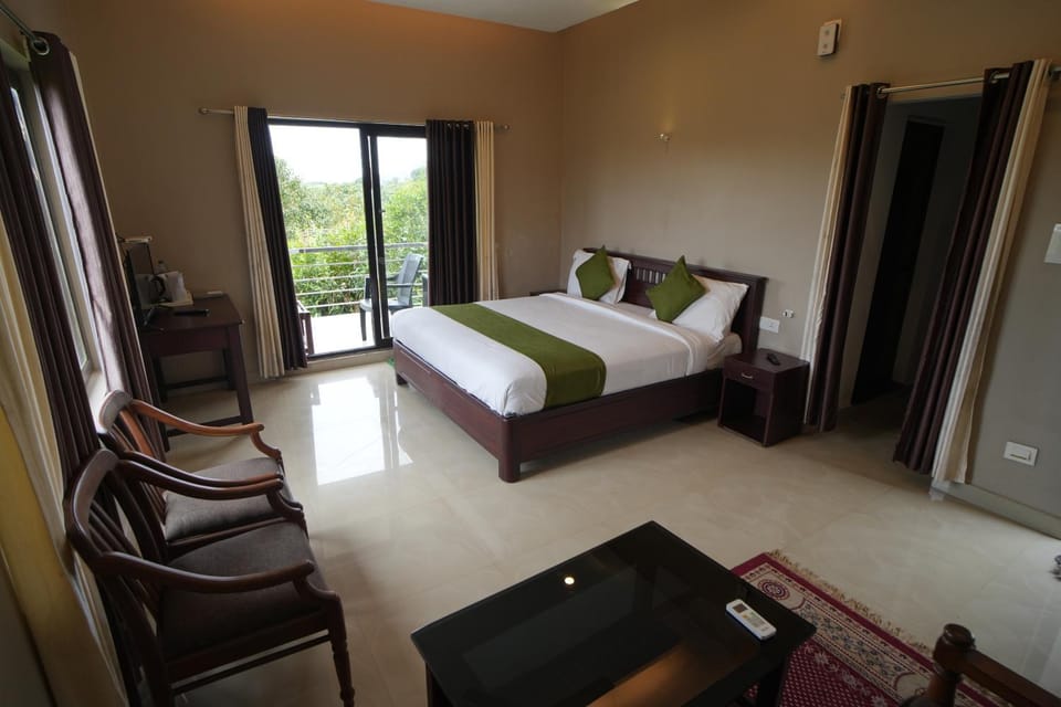 Bed, Balcony/Terrace, Living room, Photo of the whole room, Seating area, Bedroom