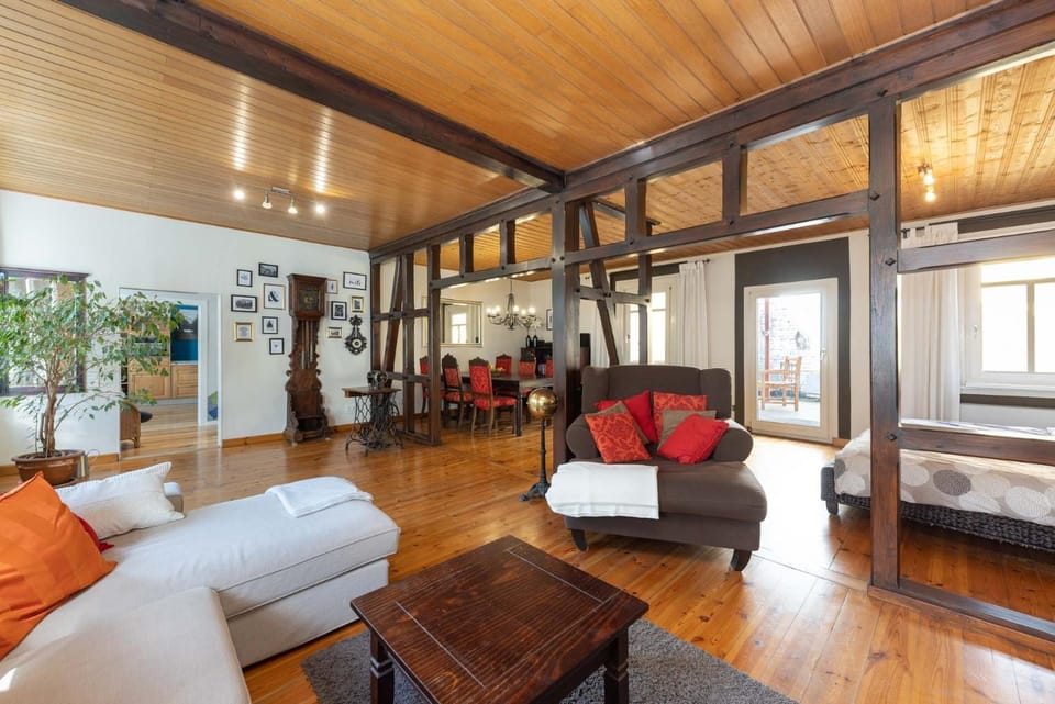 Living room, Seating area