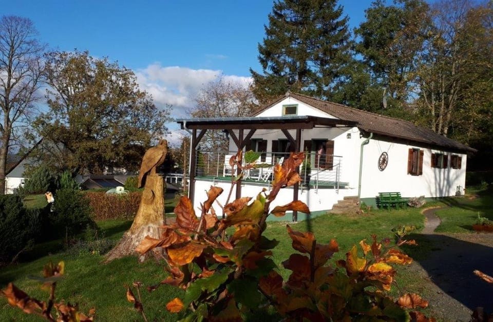 Facade/entrance, Garden, View (from property/room), Balcony/Terrace, Autumn, Garden view