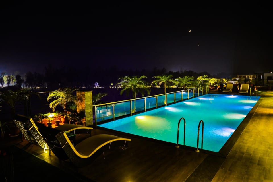 Pool view, Swimming pool