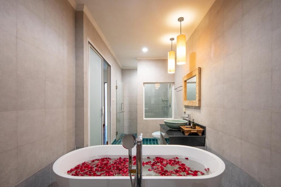 Bathroom, Bath