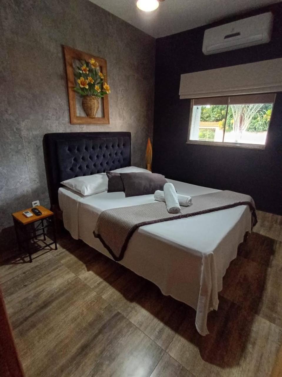 Photo of the whole room, Bedroom, air conditioner