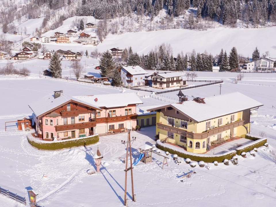 Property building, Facade/entrance, Winter, Area and facilities