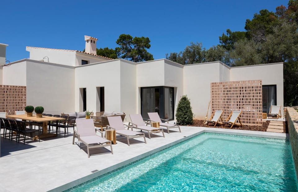 Property building, Facade/entrance, Swimming pool
