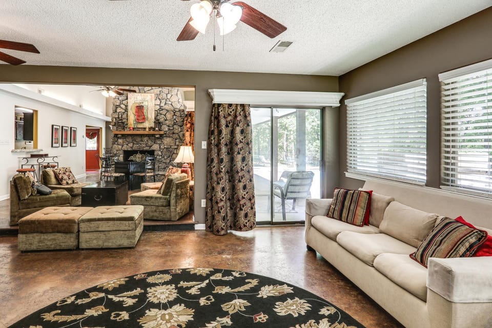 18 Mi to Dtwn Memphis: Oasis on 8 Acres! House in Southaven