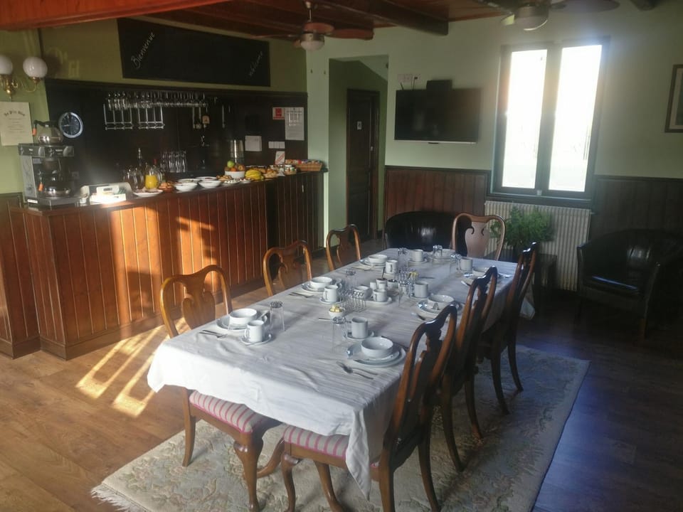 Dining area, Breakfast