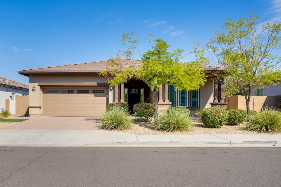 6 Mi to Luke AFB: Oasis w/ Private Pool House in Litchfield Park