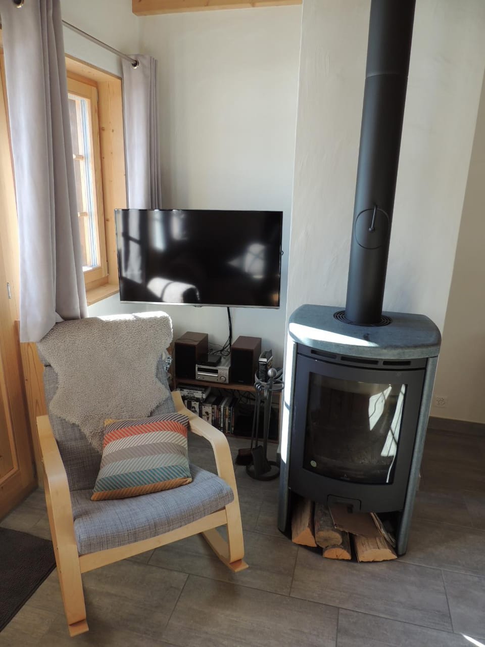 Communal lounge/ TV room, TV and multimedia