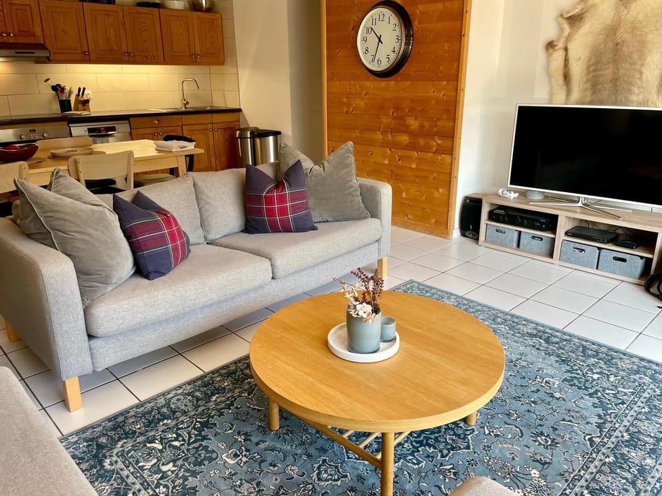TV and multimedia, Living room, Seating area